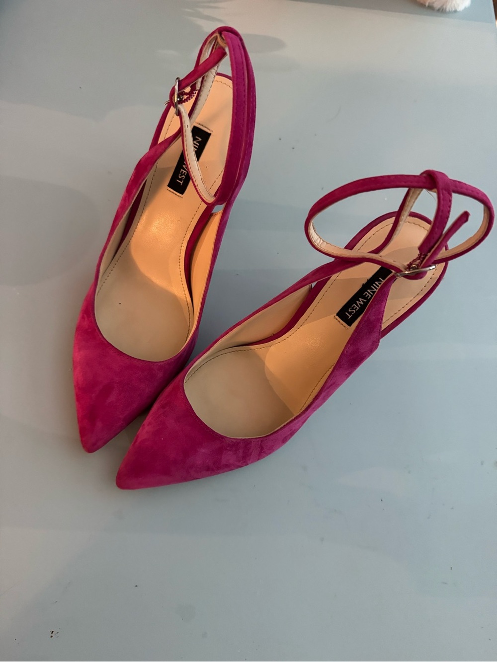 Nine West Fuchsia Pointed-Toe Ankle-Strap Pumps Size 9